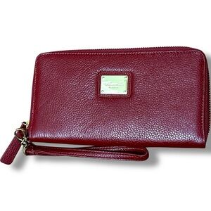 259 Kenneth Cole New York |NWOT Burgundy Pebbled Leather Zip Wristlet Wallet